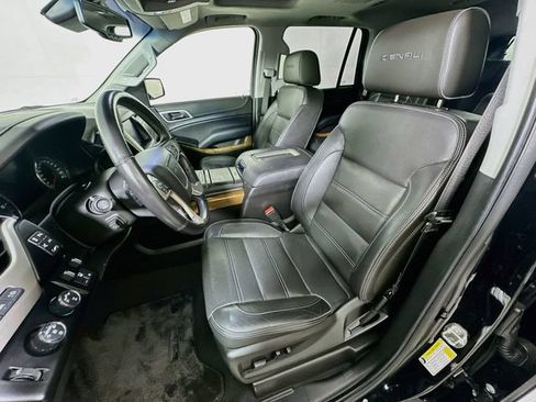 Used 2020 GMC Yukon Denali w/ Denali Ultimate Package AWD/4WD image 28