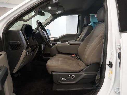 Used 2018 Ford F150 XLT w/ Equipment Group 302A Luxury image 4