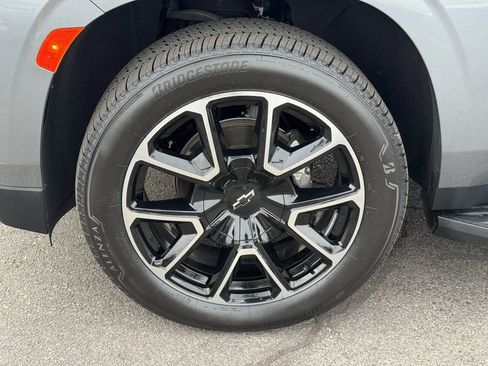 Used 2022 Chevrolet Tahoe RST w/ Luxury Package AWD/4WD image 12