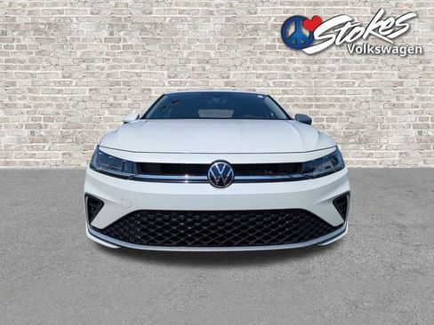 Used 2025 Volkswagen Jetta SE image 9