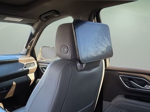 Used 2021 Chevrolet Suburban LT w/ Rear Media and Nav Package image 39