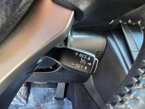 Used 2014 Lexus IS 250 w/ Navigation Package RWD image 8