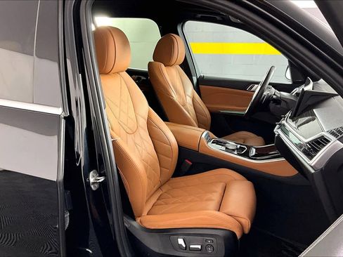 Used 2024 BMW X5 sDrive40i w/ Premium Package RWD image 9
