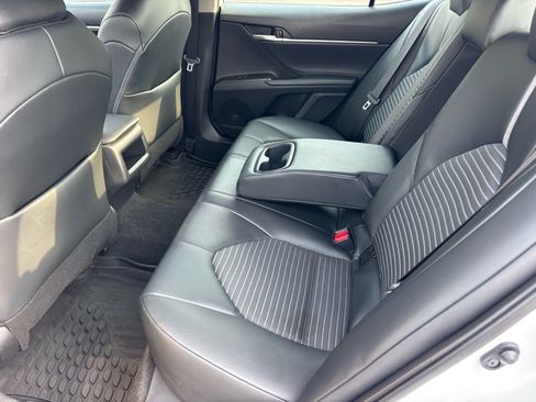 Used 2022 Toyota Camry SE w/ Convenience Package FWD image 8
