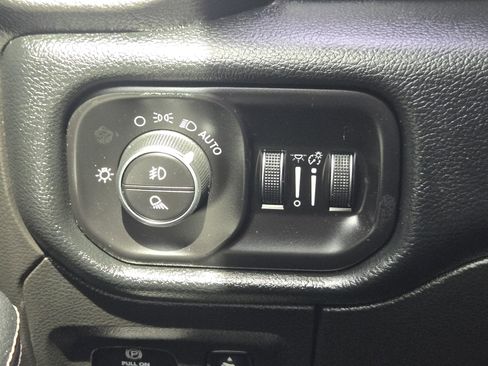 Used 2020 RAM 1500 Laramie image 25