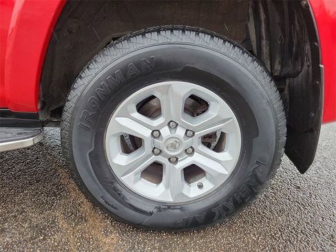 Used 2019 Toyota 4Runner SR5 image 11