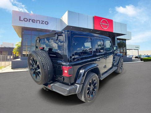 Used 2022 Jeep Wrangler Unlimited Sahara w/ Safety Group AWD/4WD image 5