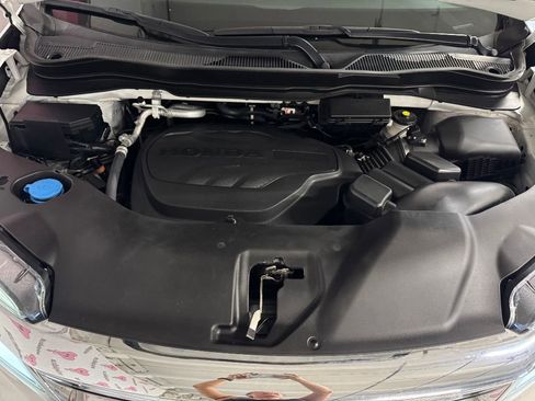 Used 2022 Honda Pilot Touring image 6