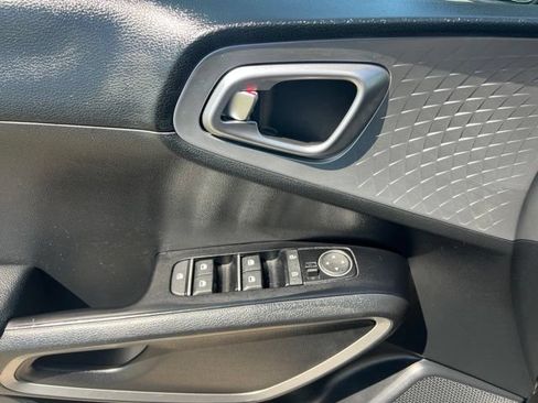 Used 2024 Kia Soul LX w/ Option Group 015 FWD image 6
