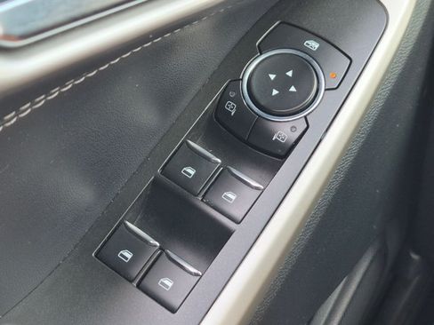 Used 2021 Ford Explorer XLT RWD image 14