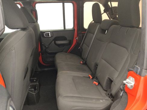 Used 2018 Jeep Wrangler Unlimited Sport image 18