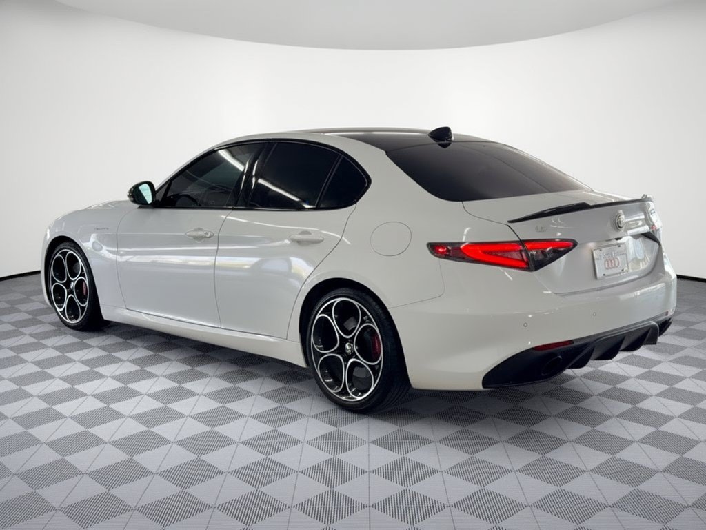 Used 2024 Alfa Romeo Giulia Veloce RWD image 3