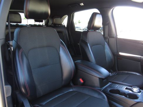 Used 2025 Ford Escape ST-Line FWD image 10