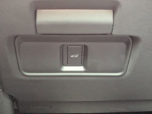 Used 2024 Land Rover Range Rover Evoque Dynamic SE image 18