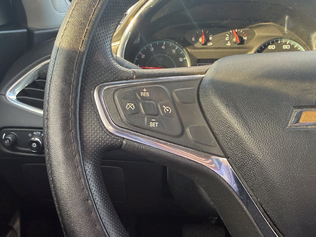 Used 2021 Chevrolet Malibu LT FWD image 14