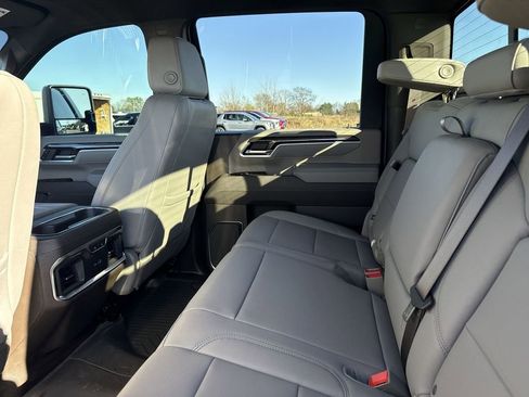 Used 2025 Chevrolet Silverado 2500 LTZ w/ LTZ Premium Package image 32