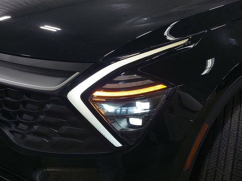 Used 2025 Kia Sportage LX image 30