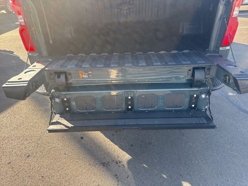 Used 2025 Chevrolet Silverado 1500 ZR2 w/ Technology Package image 30