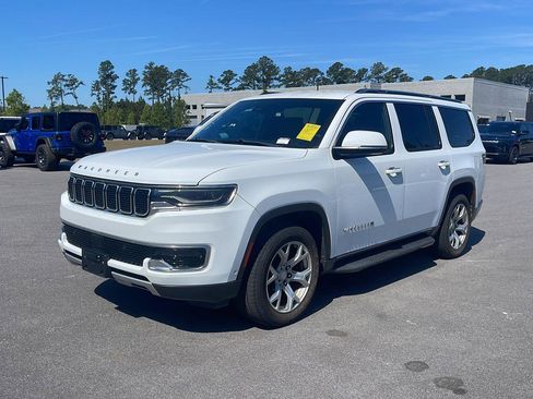 Used 2022 Jeep Wagoneer Series II AWD/4WD image 3