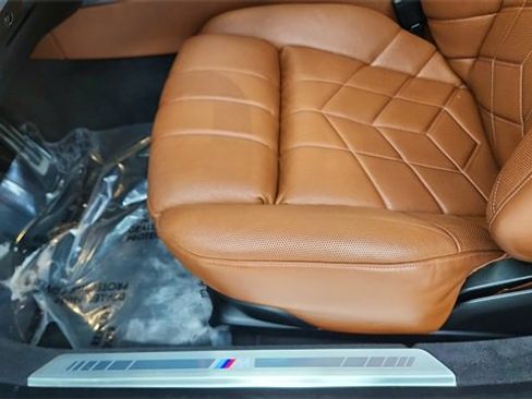 Used 2023 BMW i7 xDrive60 image 34