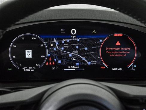 Used 2025 Porsche Cayenne Coupe image 11