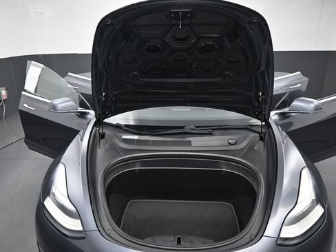 Used 2018 Tesla Model 3 Long Range image 37