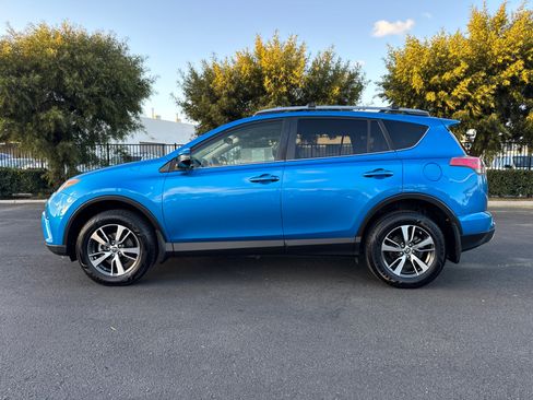 Certified 2018 Toyota RAV4 XLE image 7