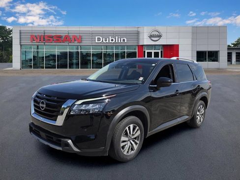 Used 2025 Nissan Pathfinder SL AWD/4WD image 1