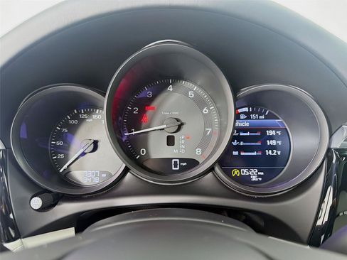 Certified 2026 Porsche Macan AWD/4WD image 15