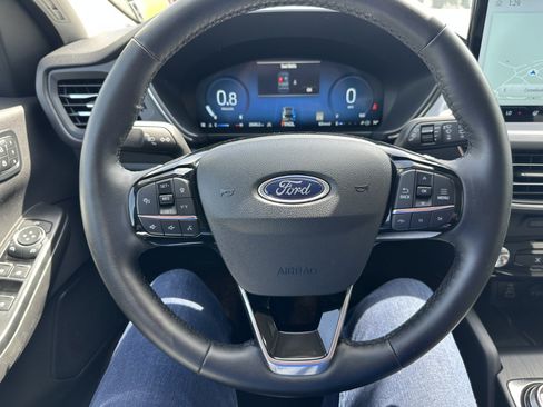 Used 2025 Ford Escape Platinum AWD/4WD image 14