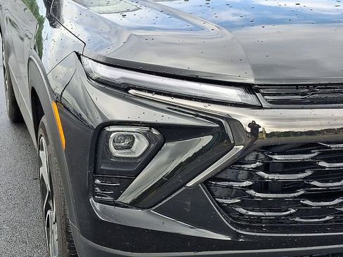 Certified 2025 Chevrolet TrailBlazer RS w/ Convenience Package AWD/4WD image 9