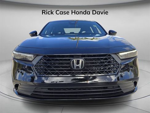 Used 2025 Honda Accord Sport image 4