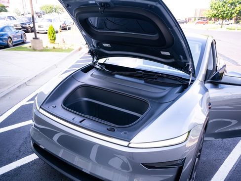 Used 2026 Tesla Model Y Long Range AWD/4WD image 51