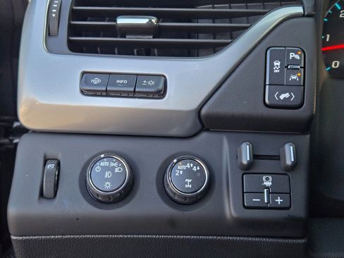 Used 2020 Chevrolet Tahoe Premier image 32