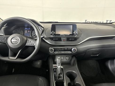 Used 2024 Nissan Altima 2.5 S FWD image 25