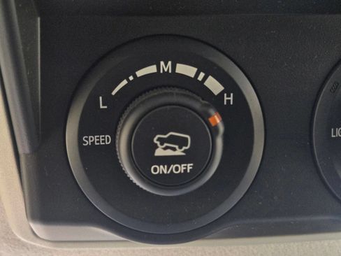 Used 2024 Toyota 4Runner TRD Off-Road Premium AWD/4WD image 31