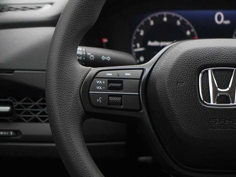 Used 2025 Honda Accord SE image 17