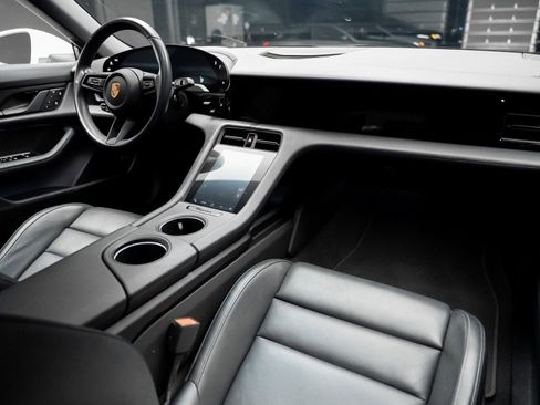 Used 2022 Porsche Taycan image 55