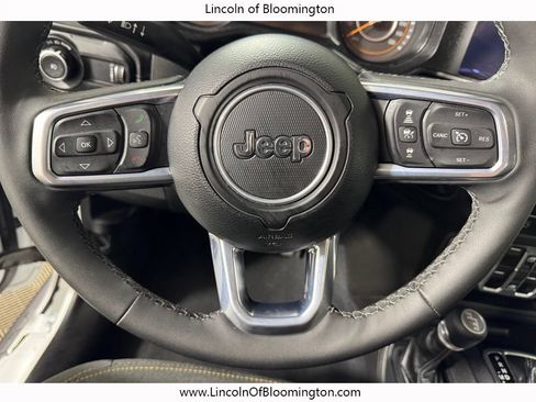 Used 2025 Jeep Wrangler Unlimited Sahara AWD/4WD image 18