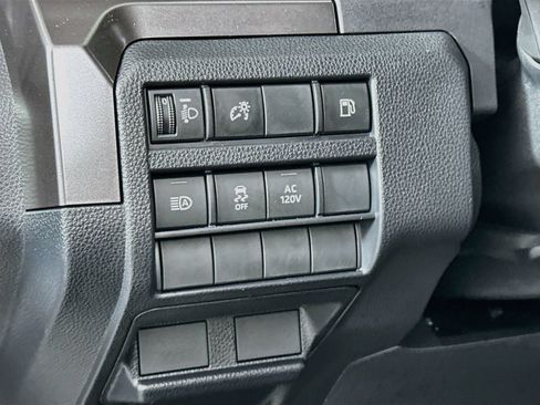 Certified 2025 Toyota 4Runner TRD Off-Road AWD/4WD image 10