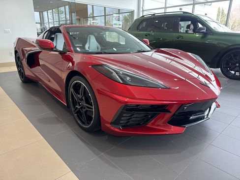 Used 2022 Chevrolet Corvette Stingray Preferred Cpe w/ Battery Protection Package RWD image 9
