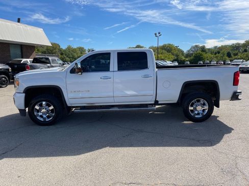 Used 2016 GMC Sierra 3500 Denali w/ Duramax Plus Package image 2