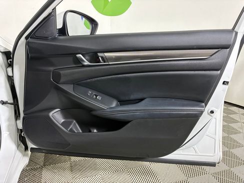Used 2018 Honda Accord Sport image 30