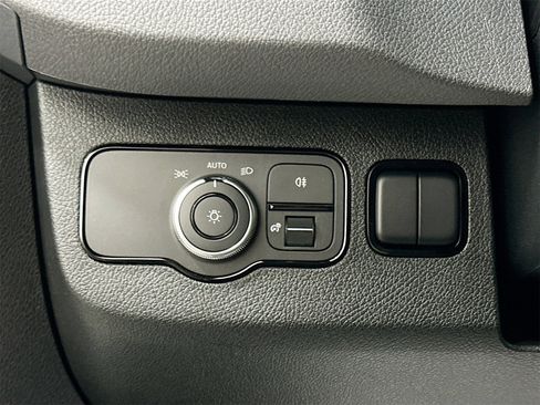 Used 2025 Mercedes-Benz Sprinter 2500 image 11