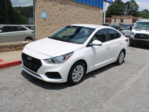 Used 2020 Hyundai Accent FWD image 3