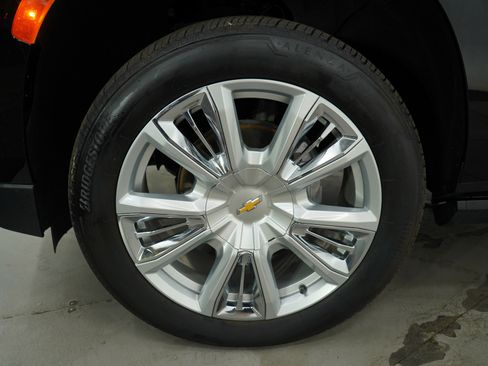 Used 2024 Chevrolet Suburban High Country image 29