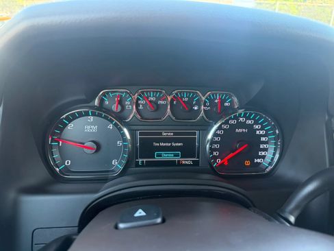 Used 2019 GMC Yukon SLT w/ Open Road Package AWD/4WD image 9