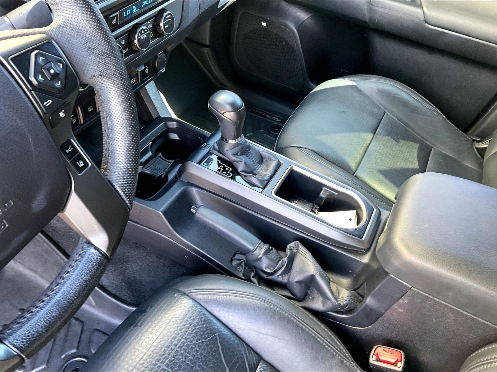 Used 2021 Toyota Tacoma TRD Off-Road w/ TRD Premium Off Road Package AWD/4WD image 17