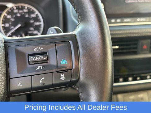 Used 2025 Nissan Rogue SV AWD/4WD image 15