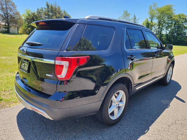 Used 2016 Ford Explorer XLT w/ Equipment Group 202A AWD/4WD image 6